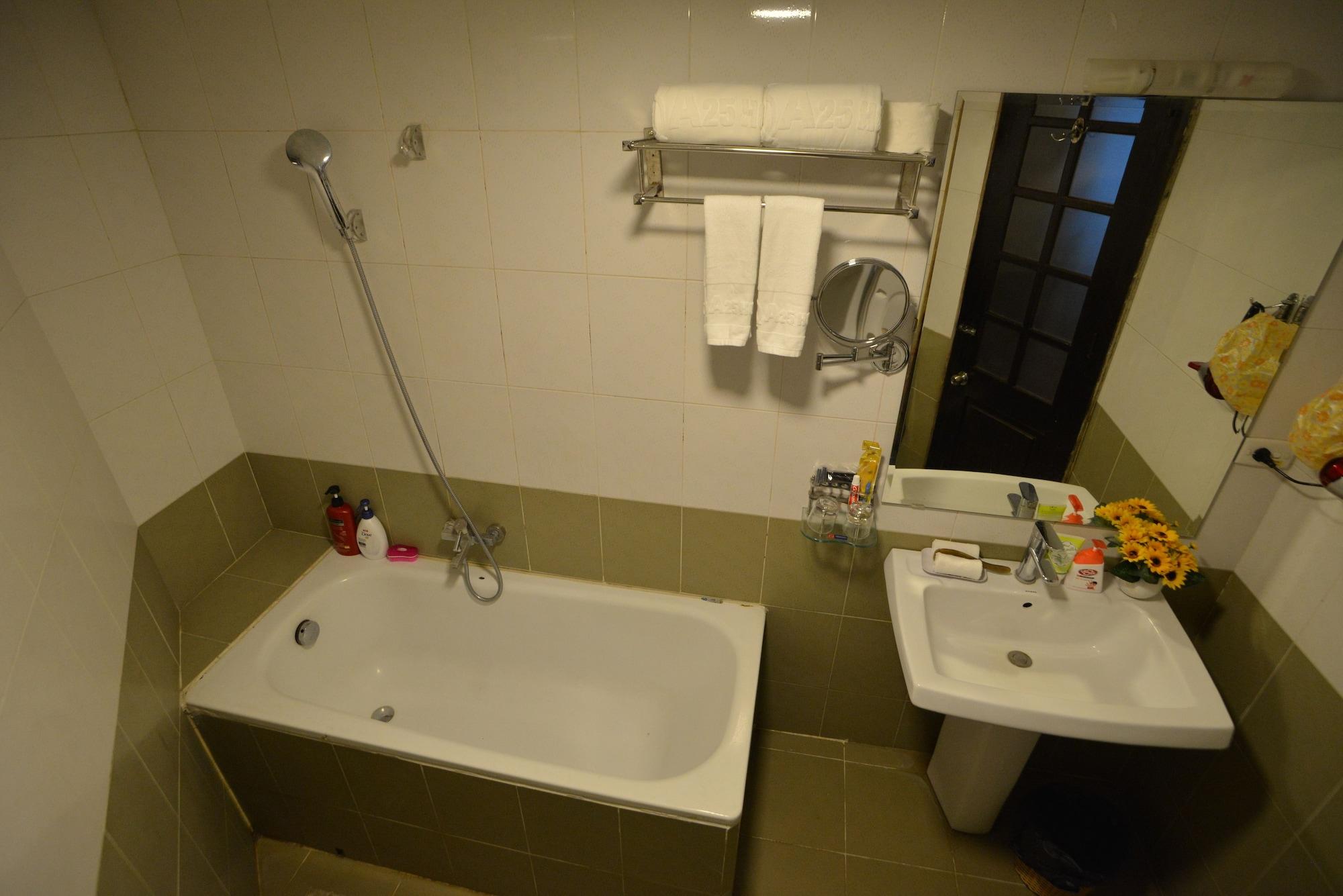 A25 Hotel - 96 Hai Bà Trưng Hà Nội Ngoại thất bức ảnh